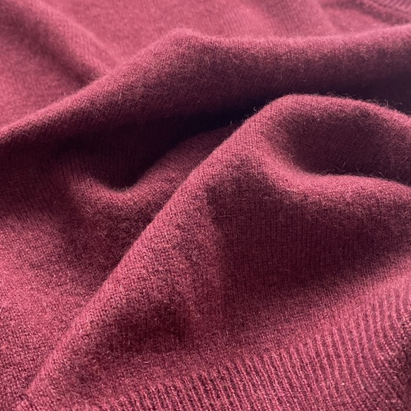 Club Room Fine Cashmere Knit V Neck Pullover Sweater Vest (Burgundy) - Picture 11 of 16